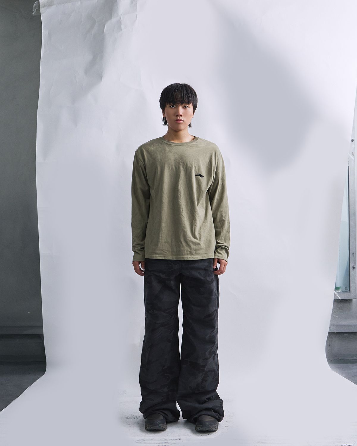 탄산마그네슘(TANSANMAGNESIUM) 스타 롱슬리브 (카키)