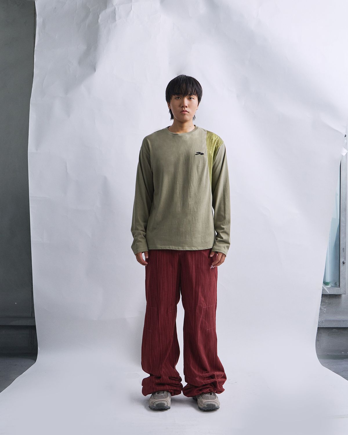 탄산마그네슘(TANSANMAGNESIUM) 절개 롱슬리브 (카키)