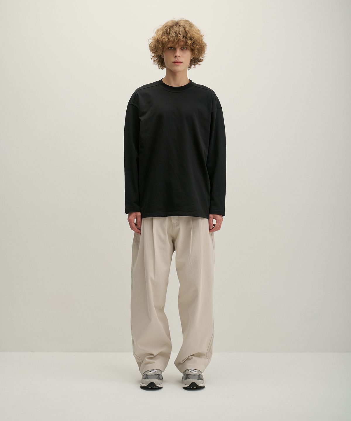 그노크(GNOK) 데일리 긴팔 티셔츠[블랙]