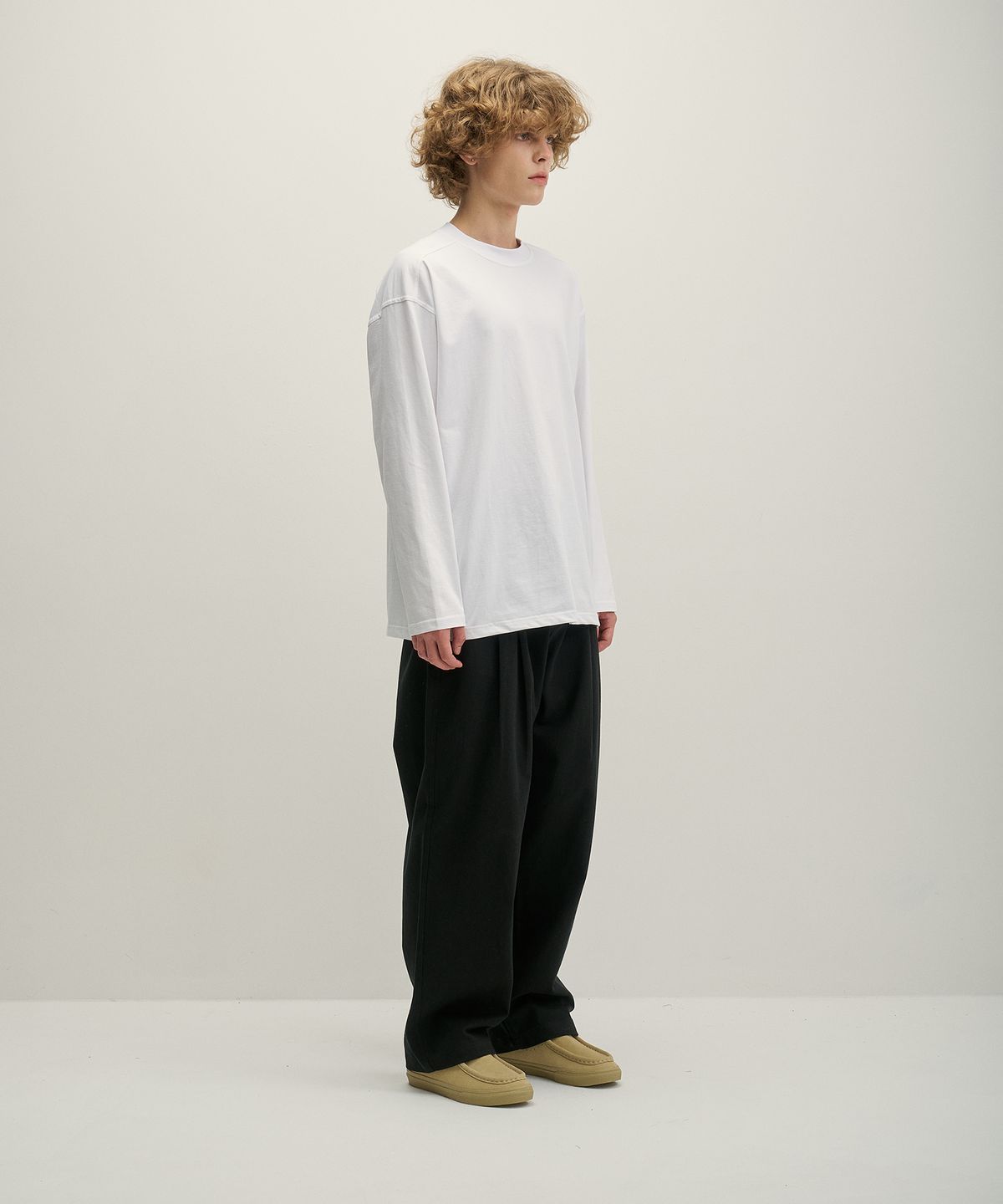 그노크(GNOK) 데일리 긴팔 티셔츠[화이트]