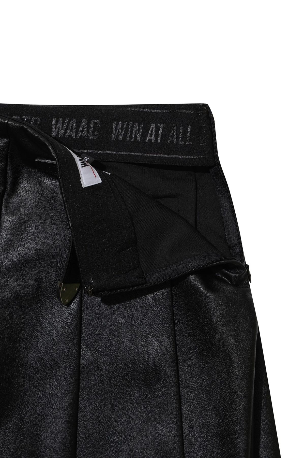 왁(WAAC) Women Fake leather pants WWPNW25712BKX