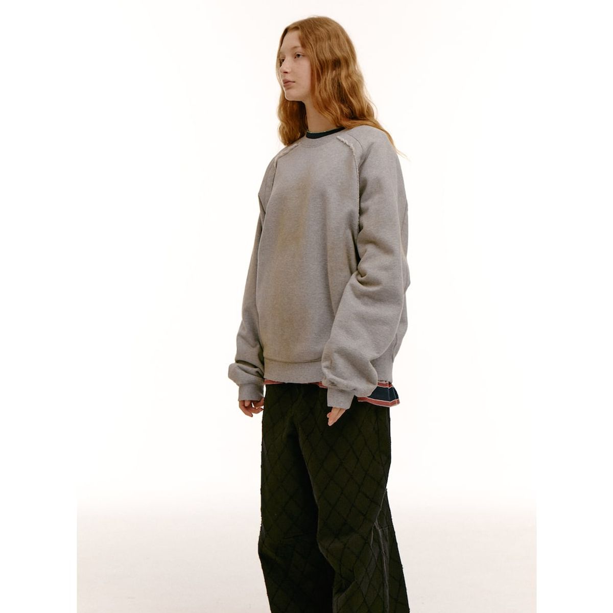 샌드 사운드(SAND SOUND) (UNISEX) 로우 엣지 디테일 스 셔츠  그레이