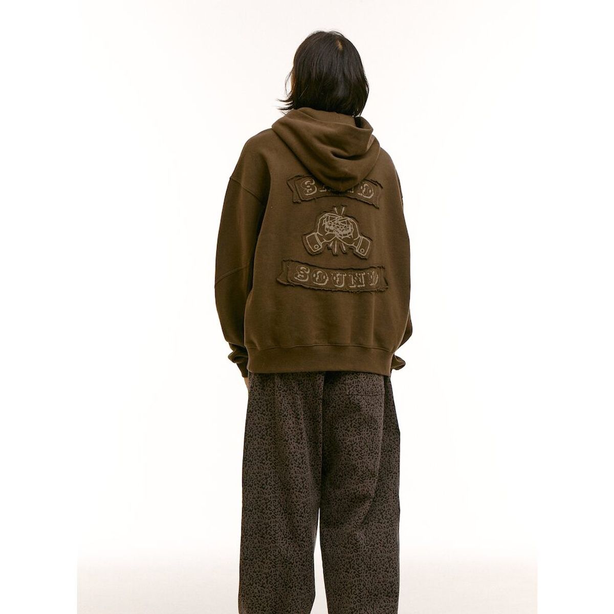 샌드 사운드(SAND SOUND) (UNISEX) 아플리케 그래픽 후디  카키