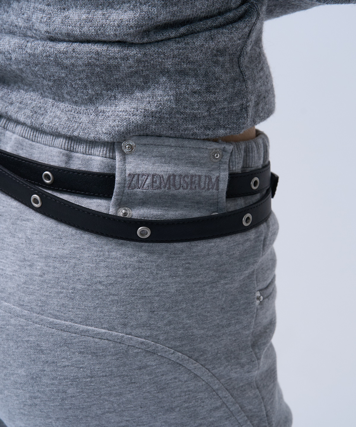 지제뮤지엄(ZIZEMUSEUM) BOOTS CUT SWEAT PANTS (MELANGE GRAY)