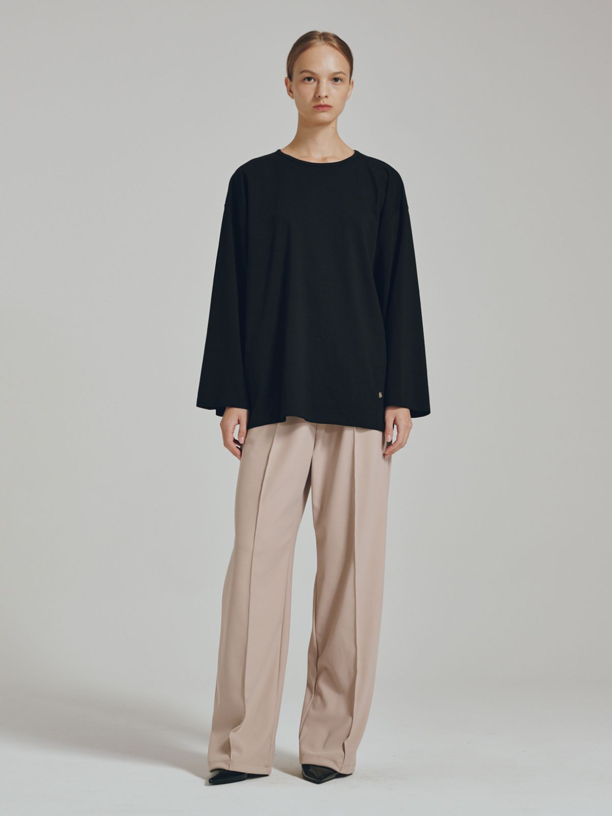 누브(NOUVE) 롱슬리브 오버핏 티셔츠 - 블랙 / Longsleeve Over Fit T-Shirts - Black