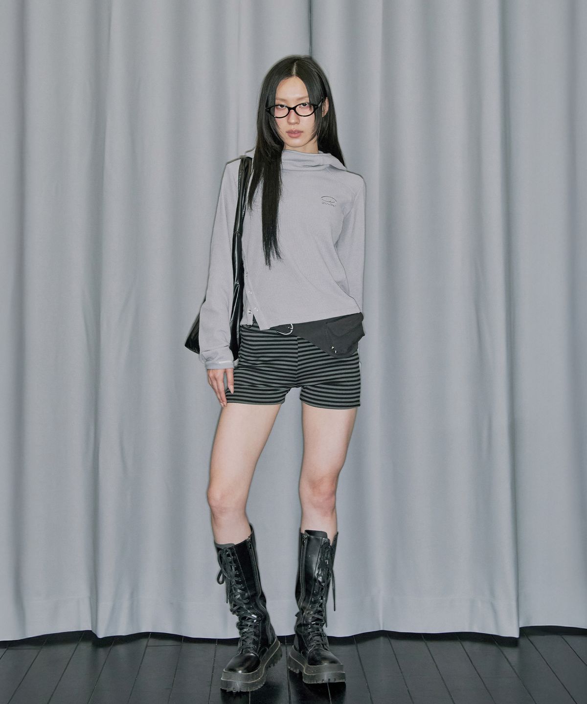 오드스튜디오(ODDSTUDIO) 사이드 스냅 와플 후드 롱슬리브 - LIGHT GRAY