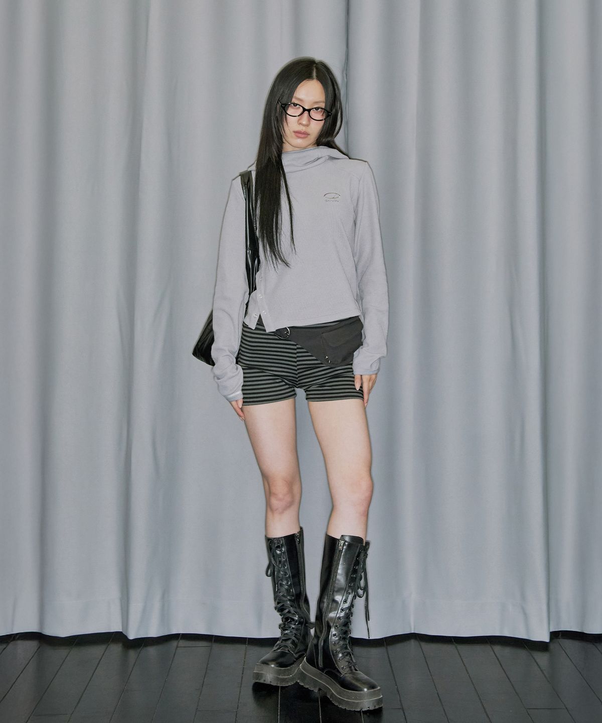 오드스튜디오(ODDSTUDIO) 사이드 스냅 와플 후드 롱슬리브 - LIGHT GRAY