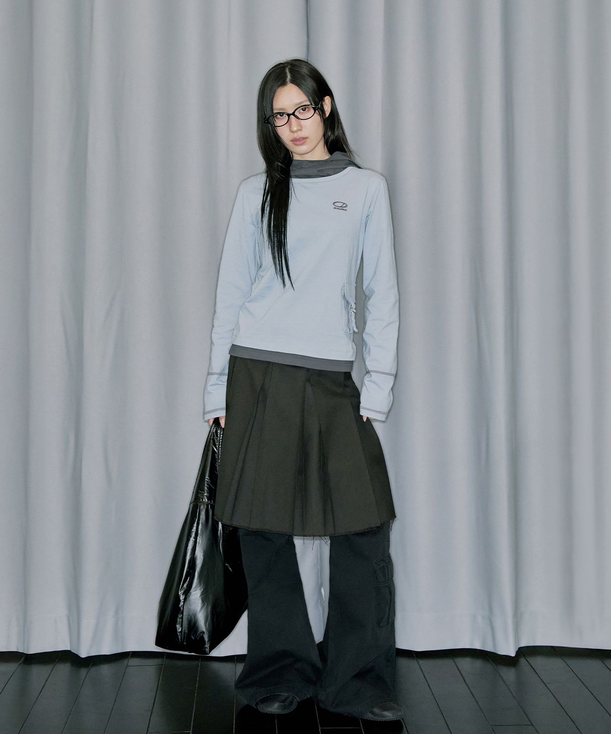오드스튜디오(ODDSTUDIO) 아웃 포켓 헨리넥 후드 롱슬리브 - GRAY BLUE