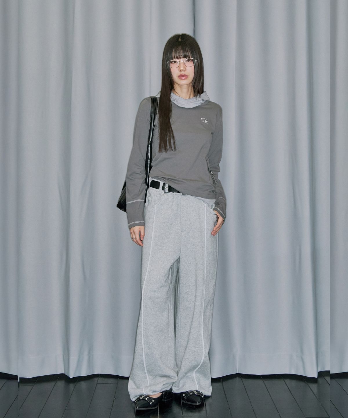 오드스튜디오(ODDSTUDIO) 아웃 포켓 헨리넥 후드 롱슬리브 - LIGHT GRAY