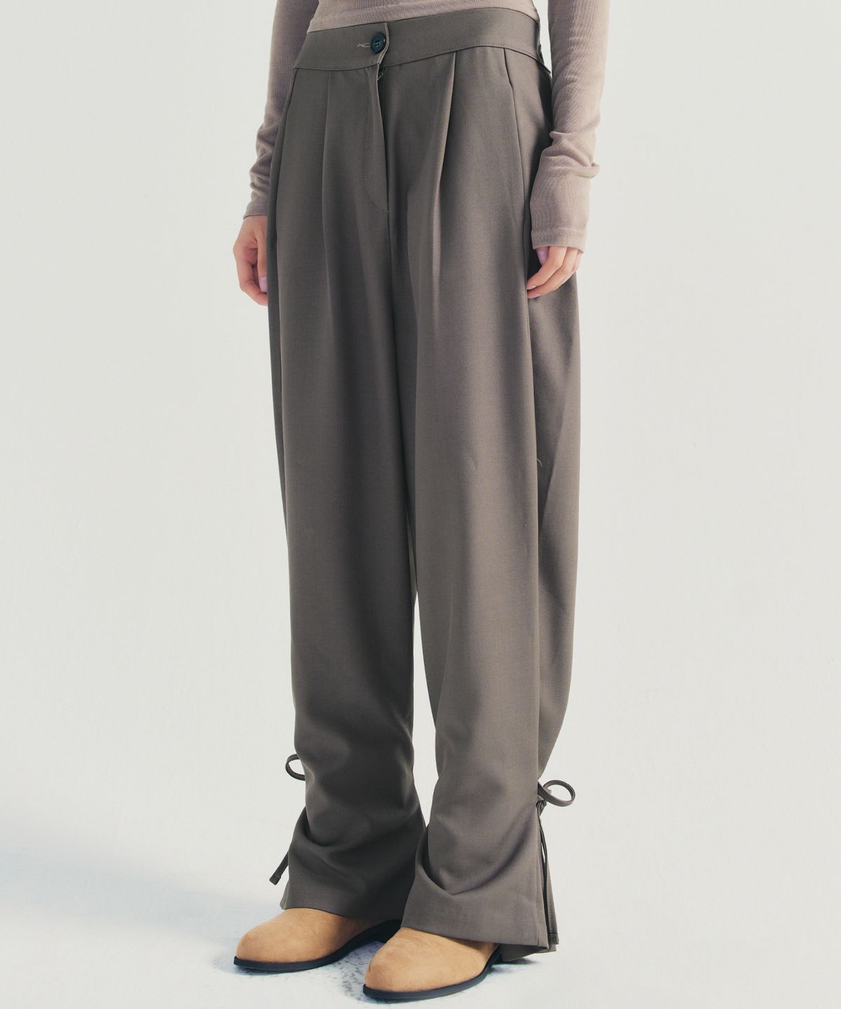 닉앤니콜(NICK&NICOLE) PINTUCK STRAP PANTS_BROWN