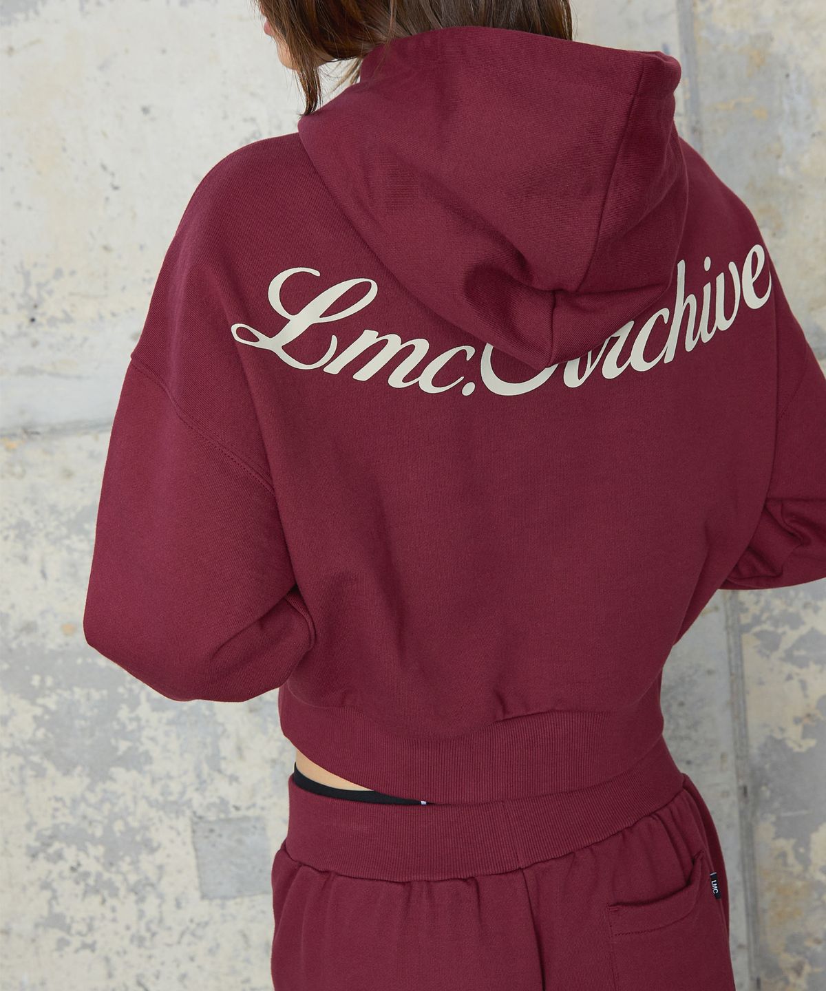 엘엠씨(LMC) WM BACK LETTERING CROPPED HOODIE light heather gray