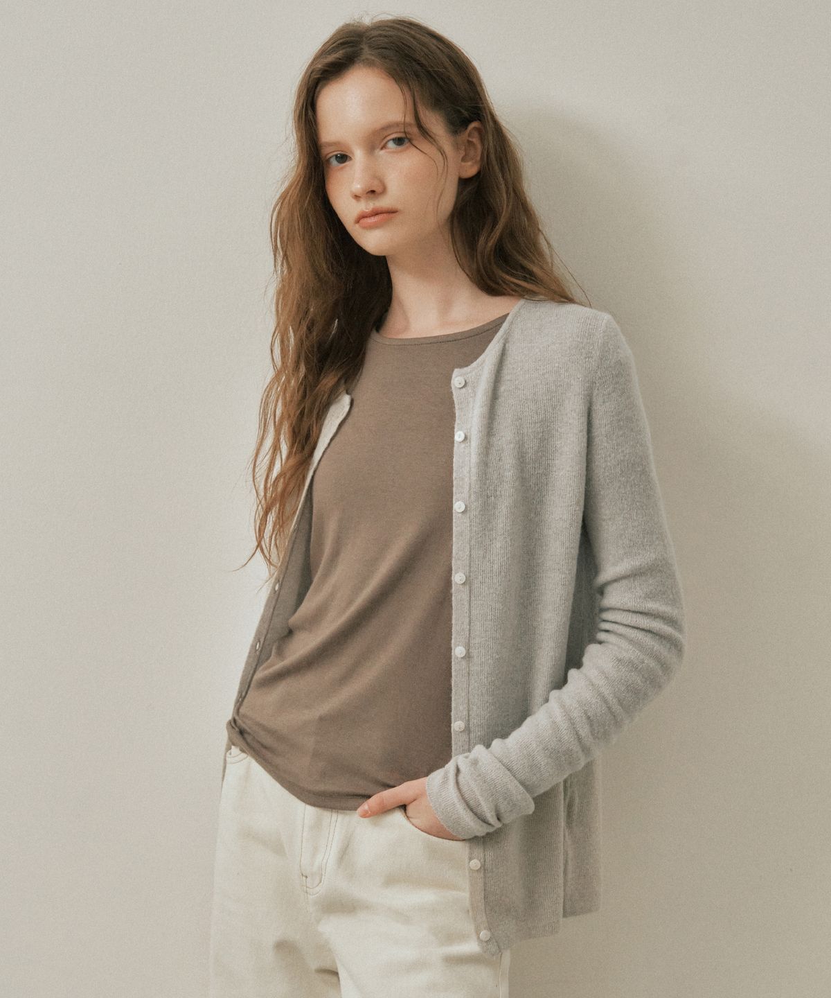 웬즈데이오아시스 포 우먼(WEDNESDAYOASISFORWOMEN) 시어 알파카 니트 가디건_LIGHT GRAY(WC25-KN41)