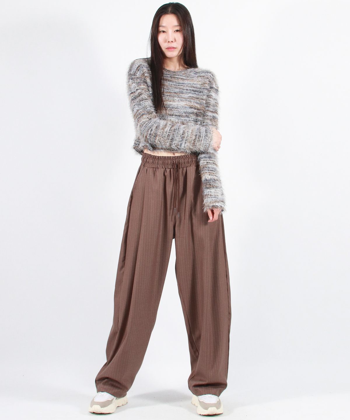 드마크(DEMARC) STRIPE CHICANO WIDE ONE-TUCK PANTS -Brown