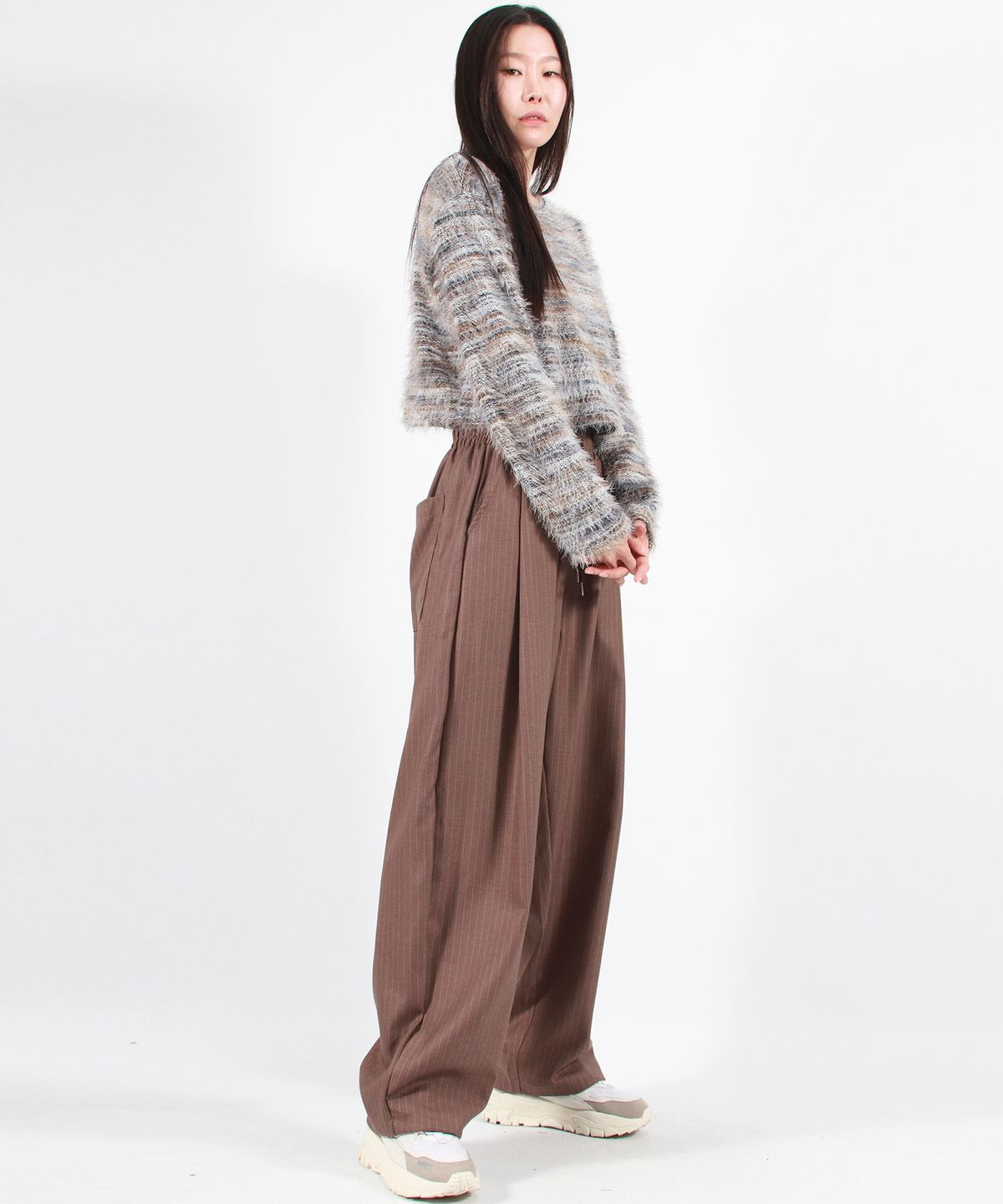 드마크(DEMARC) STRIPE CHICANO WIDE ONE-TUCK PANTS -Brown