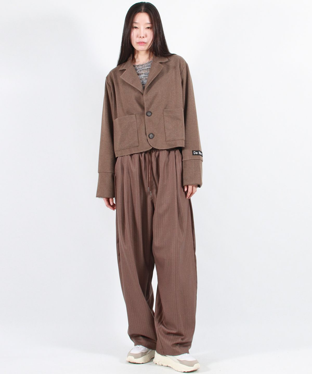 드마크(DEMARC) STRIPE CHICANO WIDE ONE-TUCK PANTS -Brown