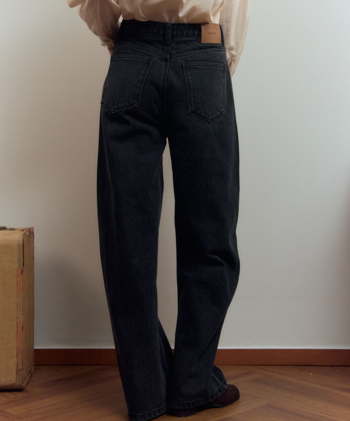 르메메(LEMEME) French Curved Denim Pants Black