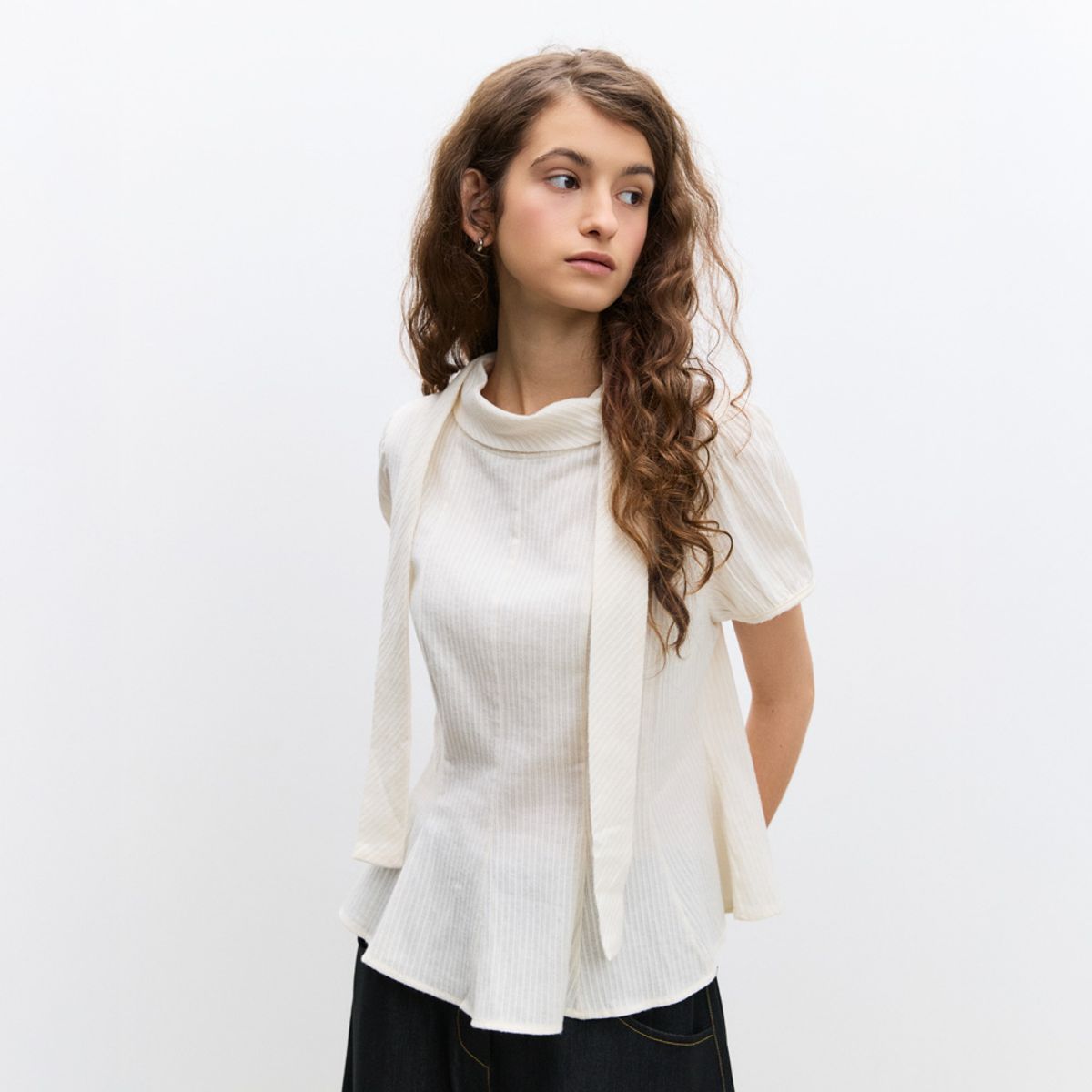 리리수(LILISU) Bree Blouse / Ivory