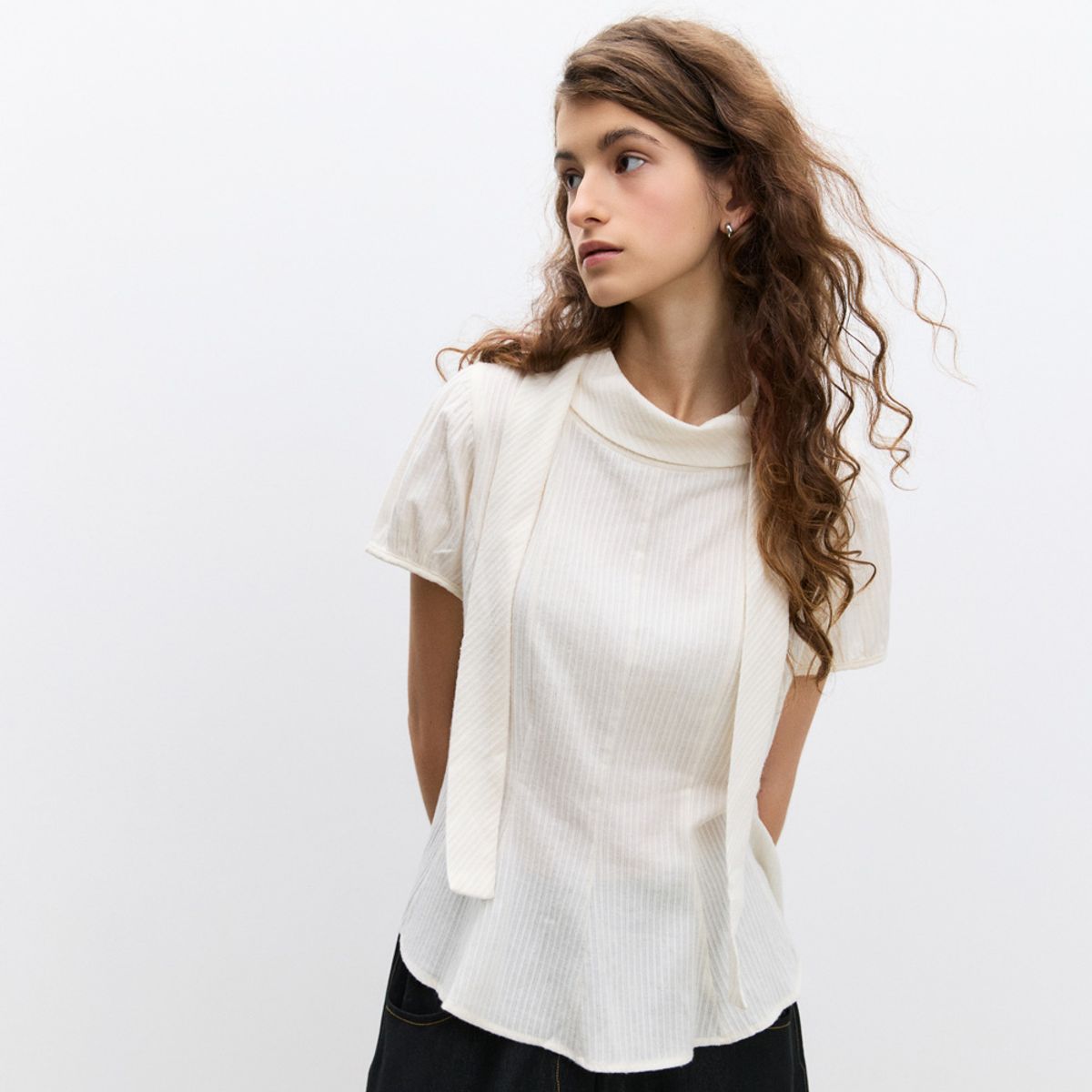 리리수(LILISU) Bree Blouse / Ivory