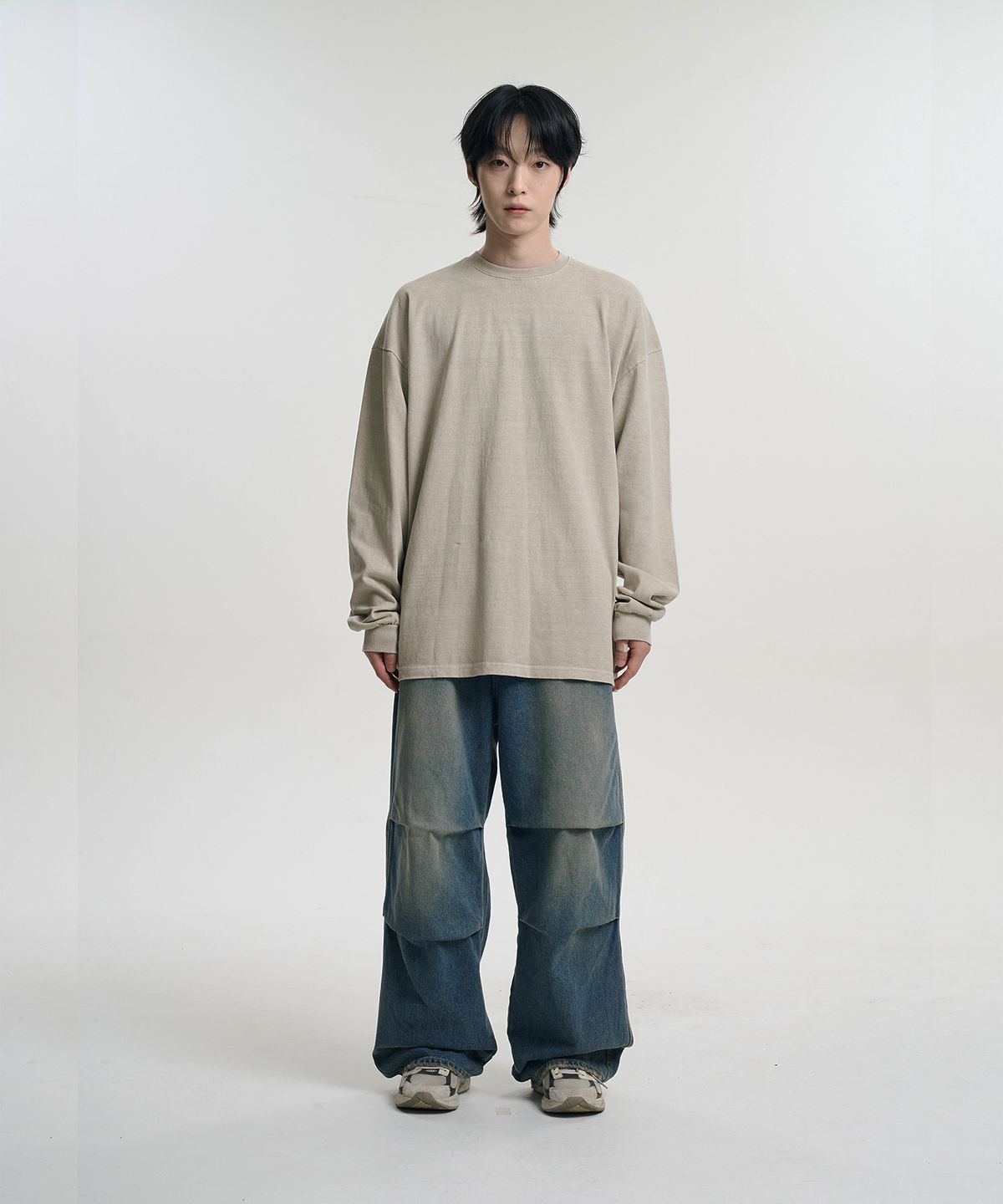 무븐(MOOVN) 빈티지 오버핏 피그먼트 롱슬리브 티셔츠 베이지