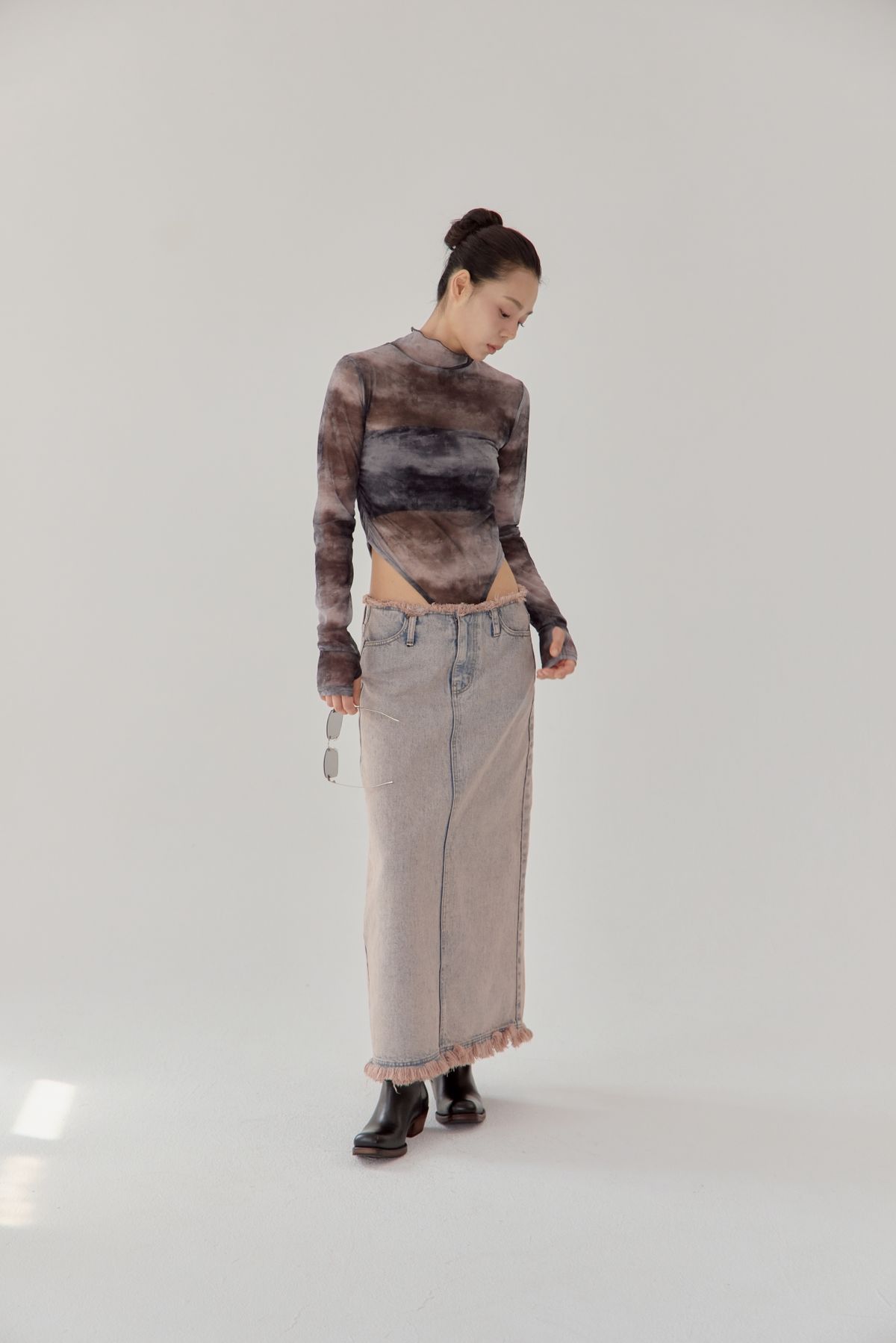 노 엑스트라 터치(NO EXTRA TOUCH) Sheer Moss Printed Tee / 25FWTS005CH