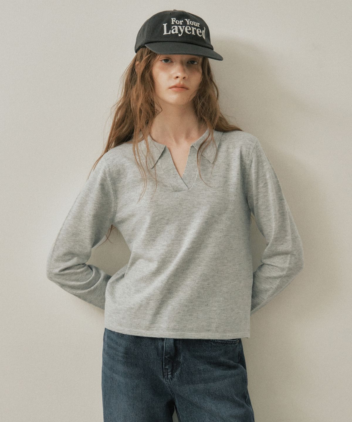 웬즈데이오아시스 포 우먼(WEDNESDAYOASISFORWOMEN) 페이버 오픈카라 롱슬리브 니트_LIGHT GRAY(WC25-KN61)
