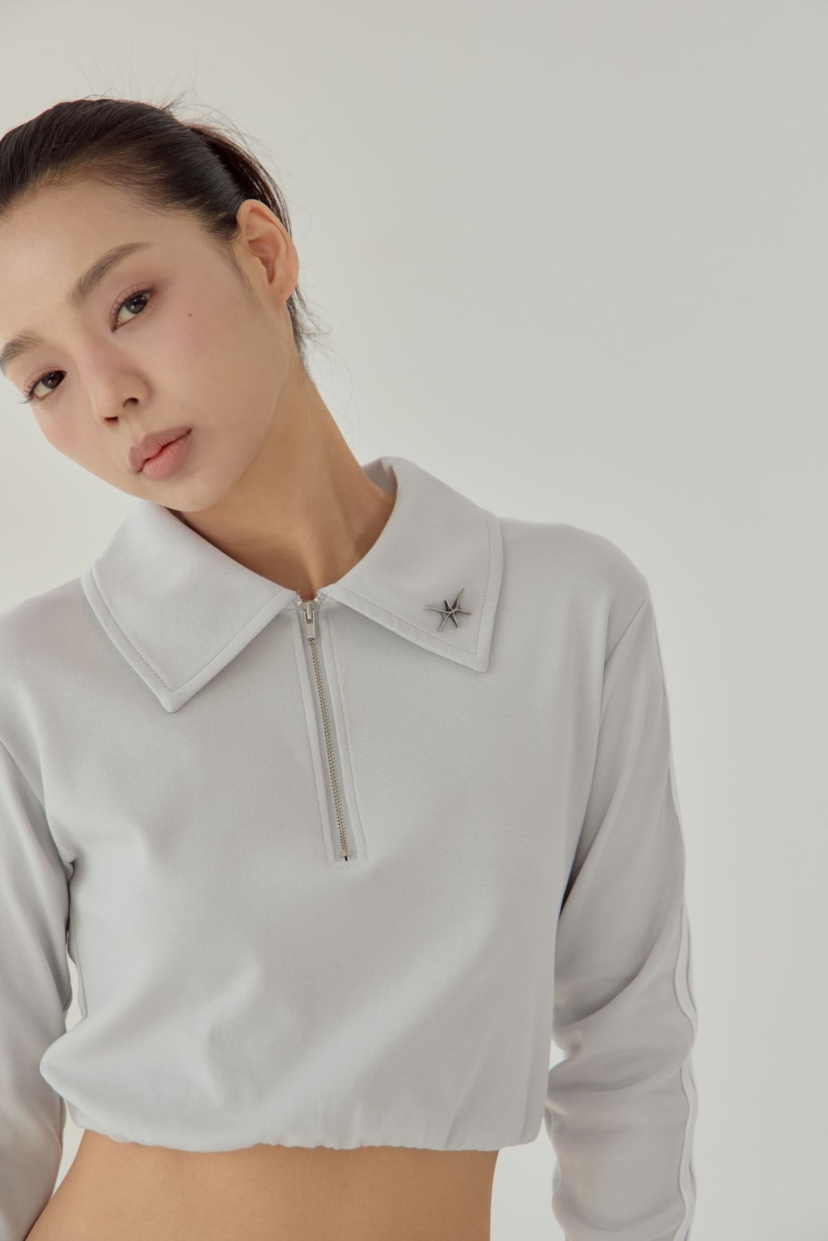 노 엑스트라 터치(NO EXTRA TOUCH) Half zip-up Crop mtm (Light Grey) / 25FWSW001LG