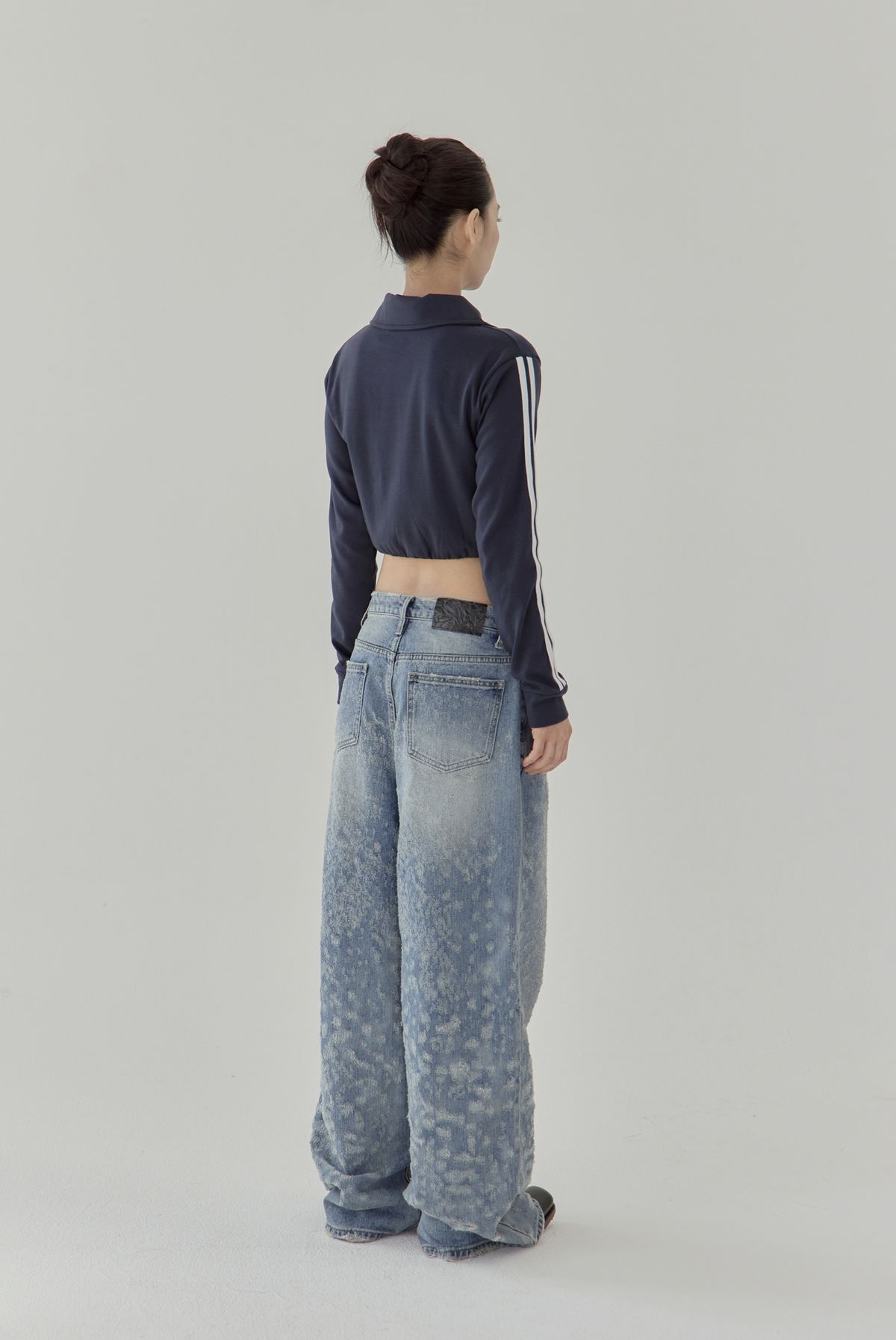 노 엑스트라 터치(NO EXTRA TOUCH) Half zip-up Crop mtm (Navy) / 25FWSW001NA