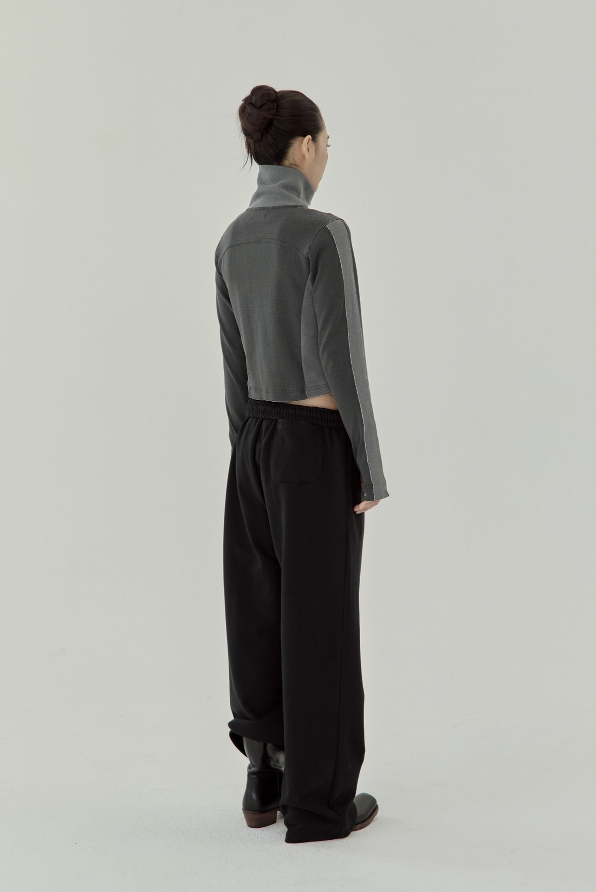 노 엑스트라 터치(NO EXTRA TOUCH) Track Zip-up (Dark Grey) / 25FWTS003CH