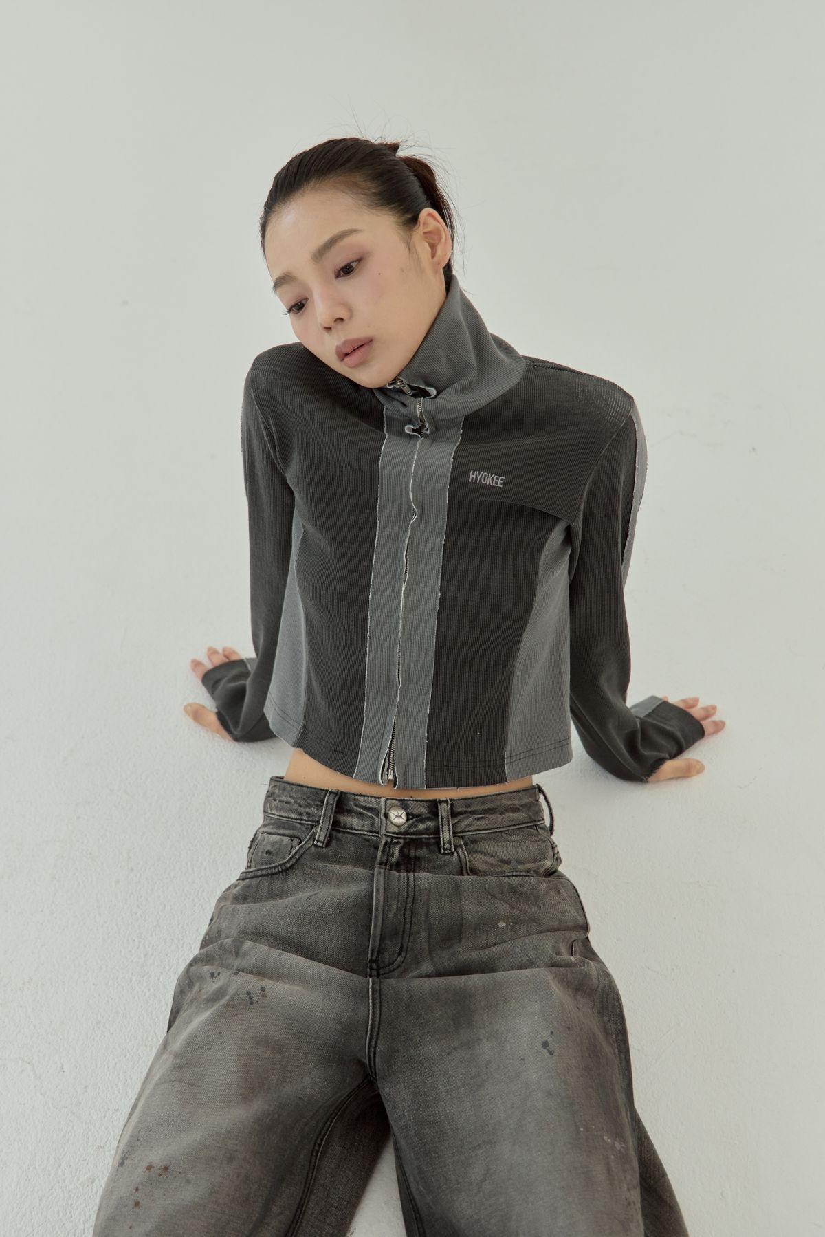 노 엑스트라 터치(NO EXTRA TOUCH) Track Zip-up (Dark Grey) / 25FWTS003CH
