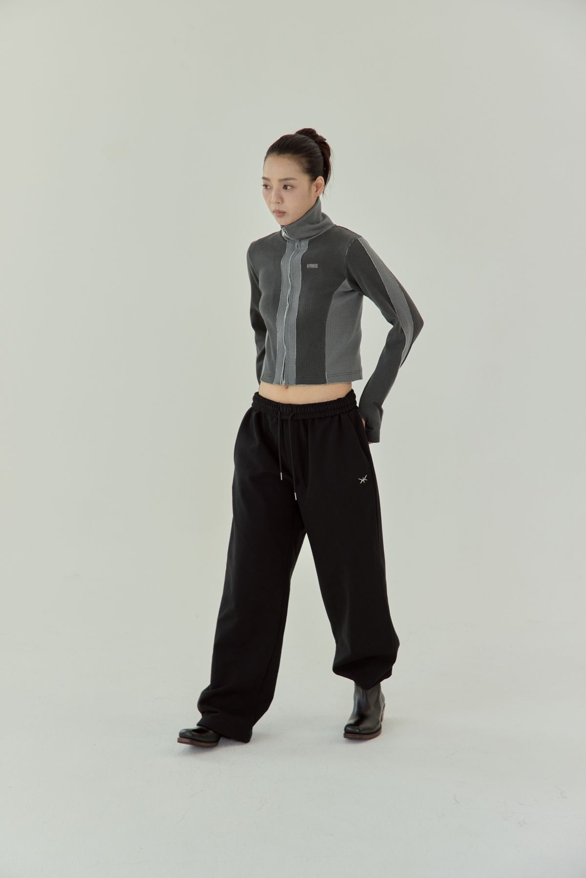 노 엑스트라 터치(NO EXTRA TOUCH) Track Zip-up (Dark Grey) / 25FWTS003CH
