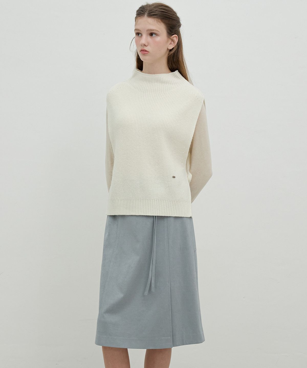 올리브 데 올리브(OLIVE DES OLIVE) 스웨이드 리본 A라인 스커트 OE5AS8550