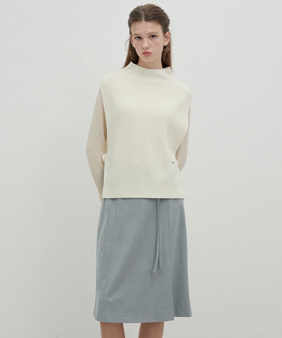 올리브 데 올리브(OLIVE DES OLIVE) 스웨이드 리본 A라인 스커트 OE5AS8550