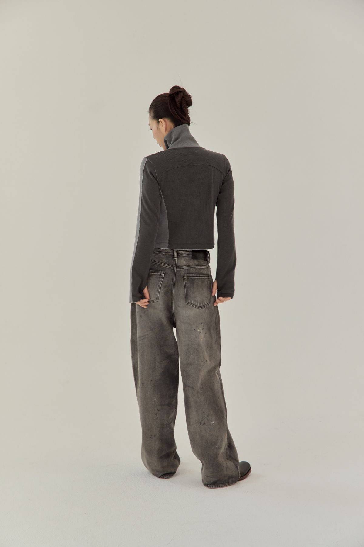 노 엑스트라 터치(NO EXTRA TOUCH) Dirty Detail Black Denim / 25FWPT005BK