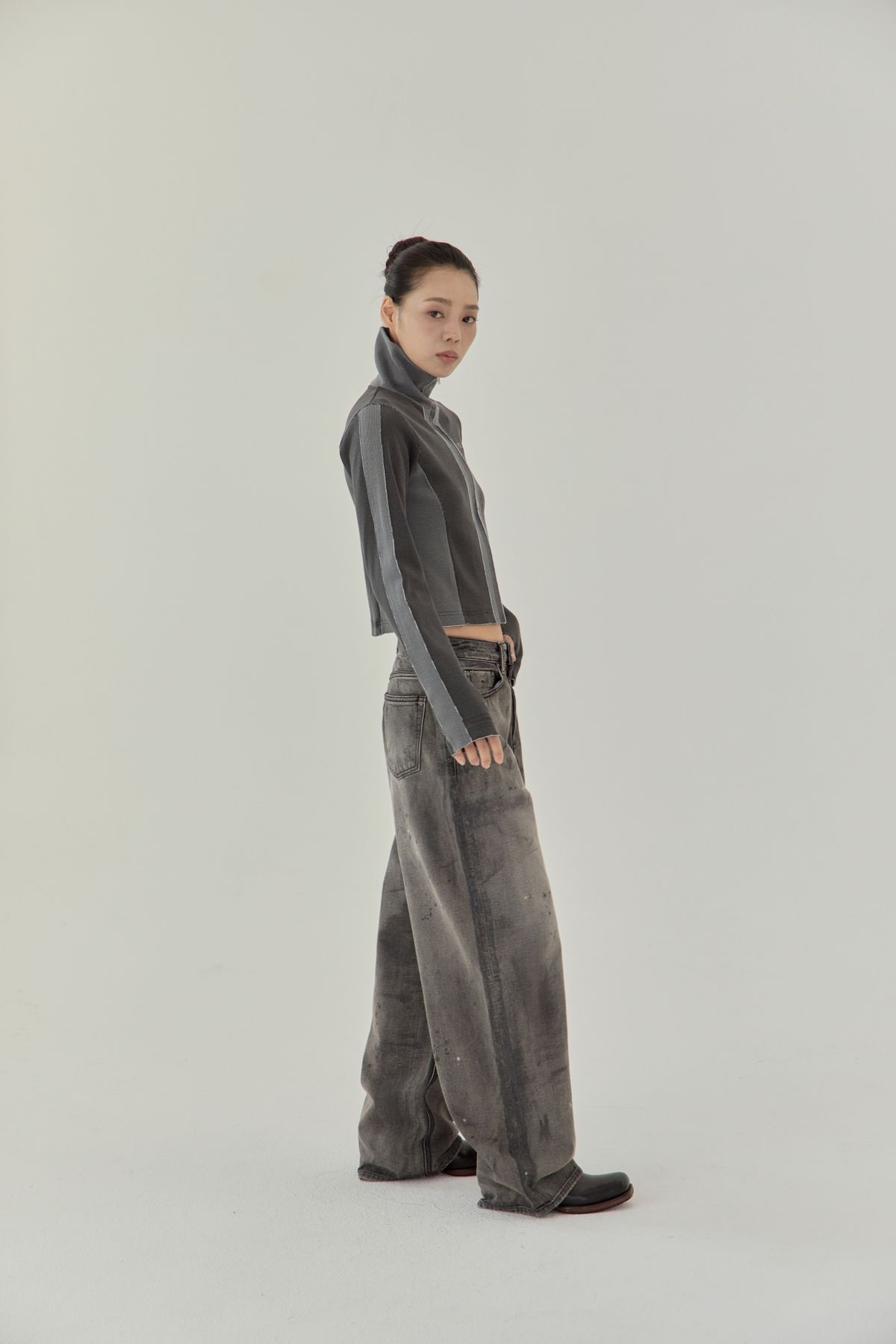 노 엑스트라 터치(NO EXTRA TOUCH) Dirty Detail Black Denim / 25FWPT005BK