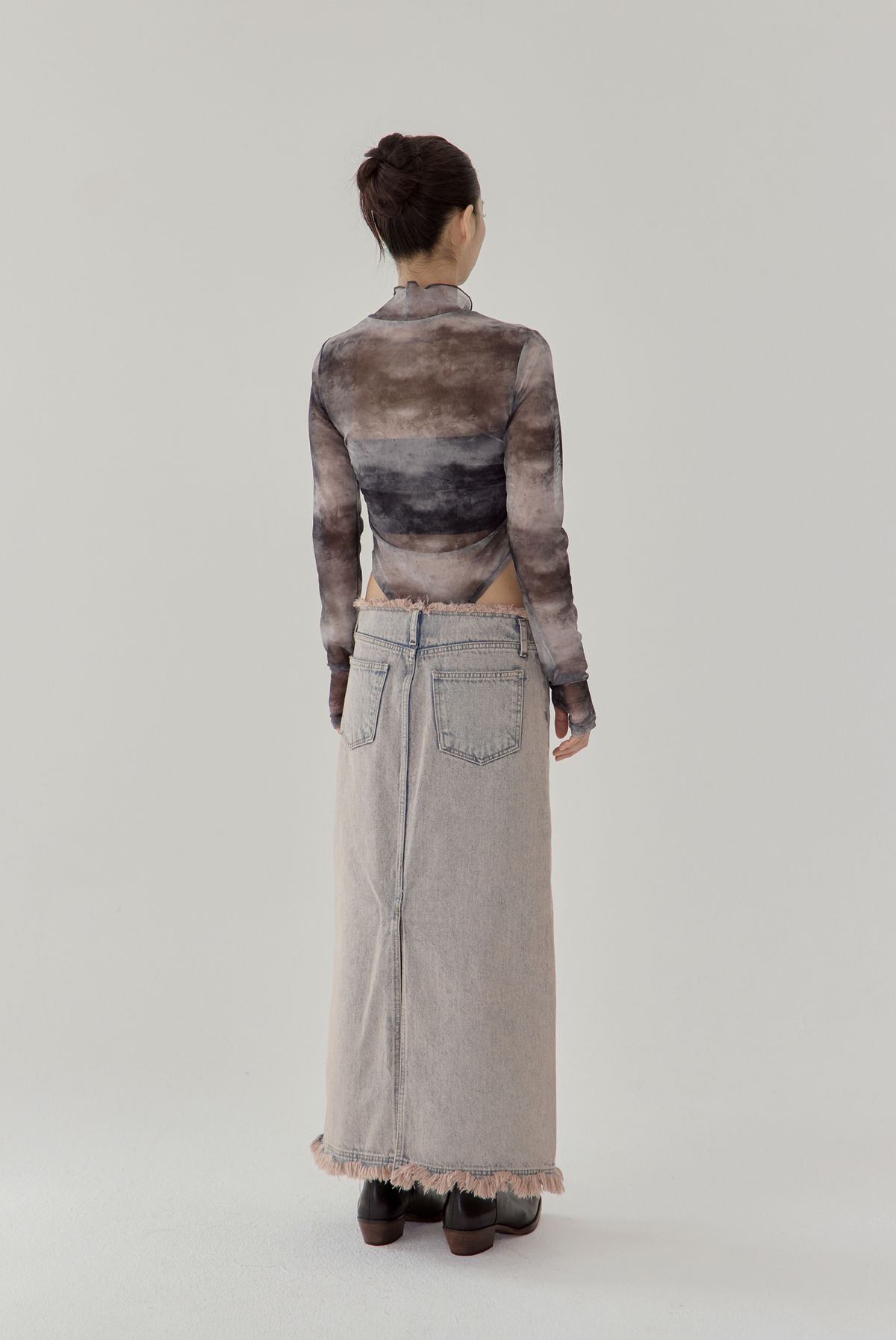 노 엑스트라 터치(NO EXTRA TOUCH) Denim Pink Tin Skirt / 25FWSK001BL