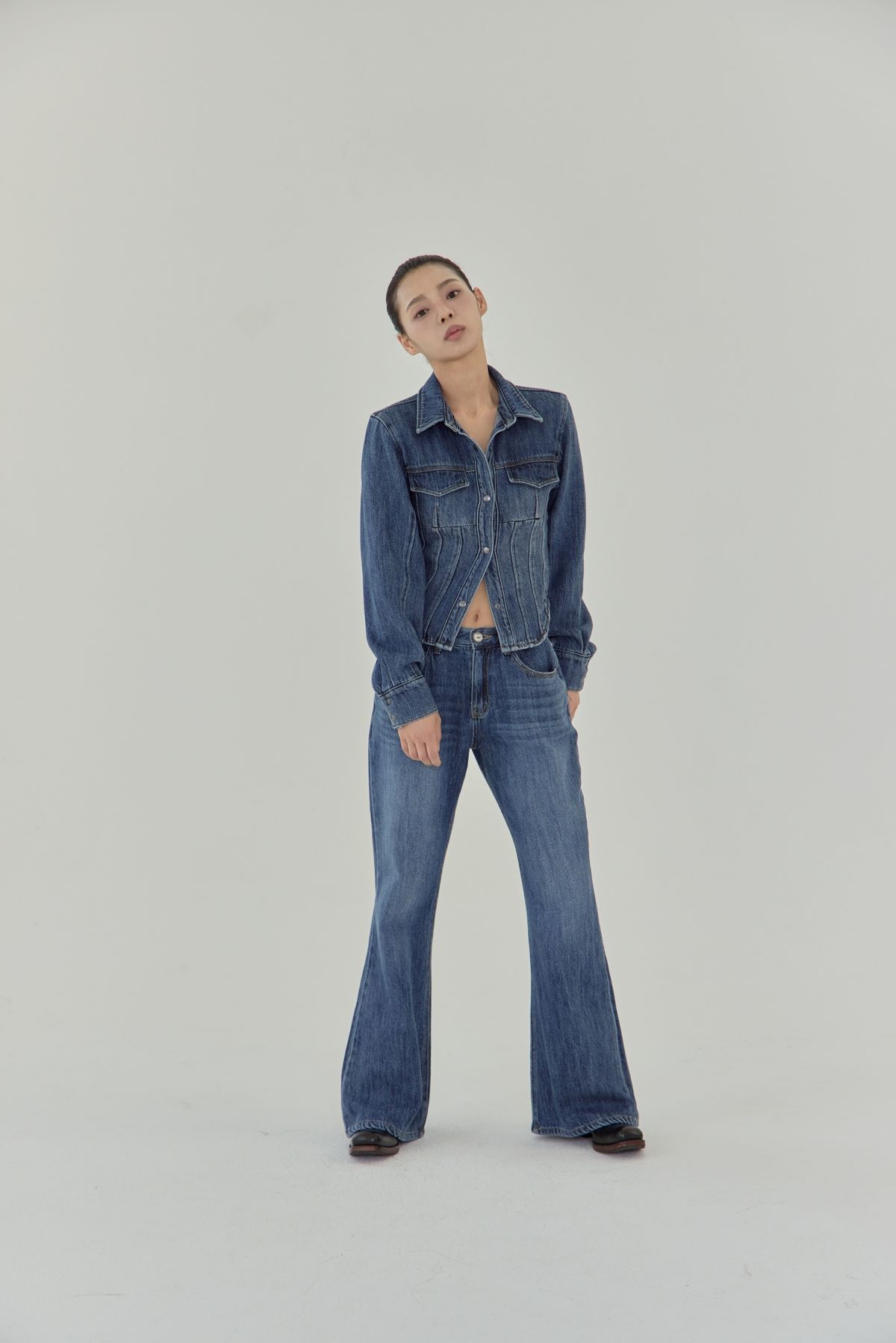 노 엑스트라 터치(NO EXTRA TOUCH) Set-up Low Bootscut Denim / 25FWPT001BL