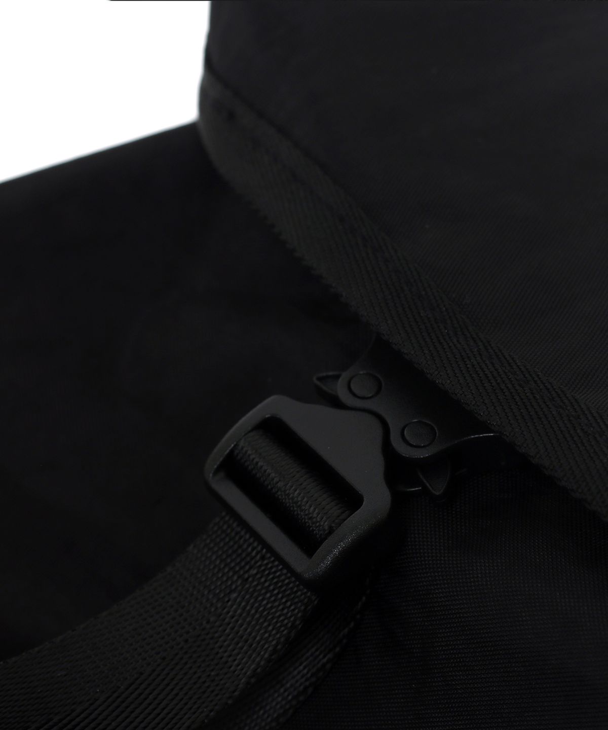스토리지(STORAGE) 보이저 스트링 버클 백팩