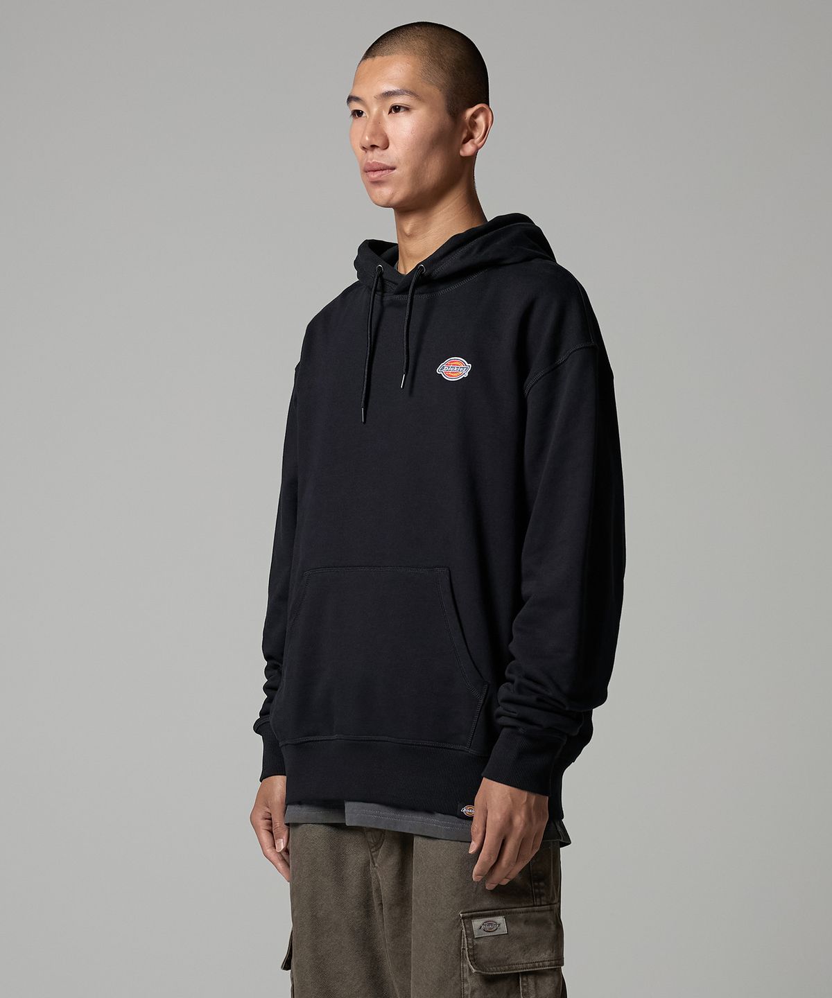 디키즈(DICKIES) 와펜 스몰 로고 후드티 Black