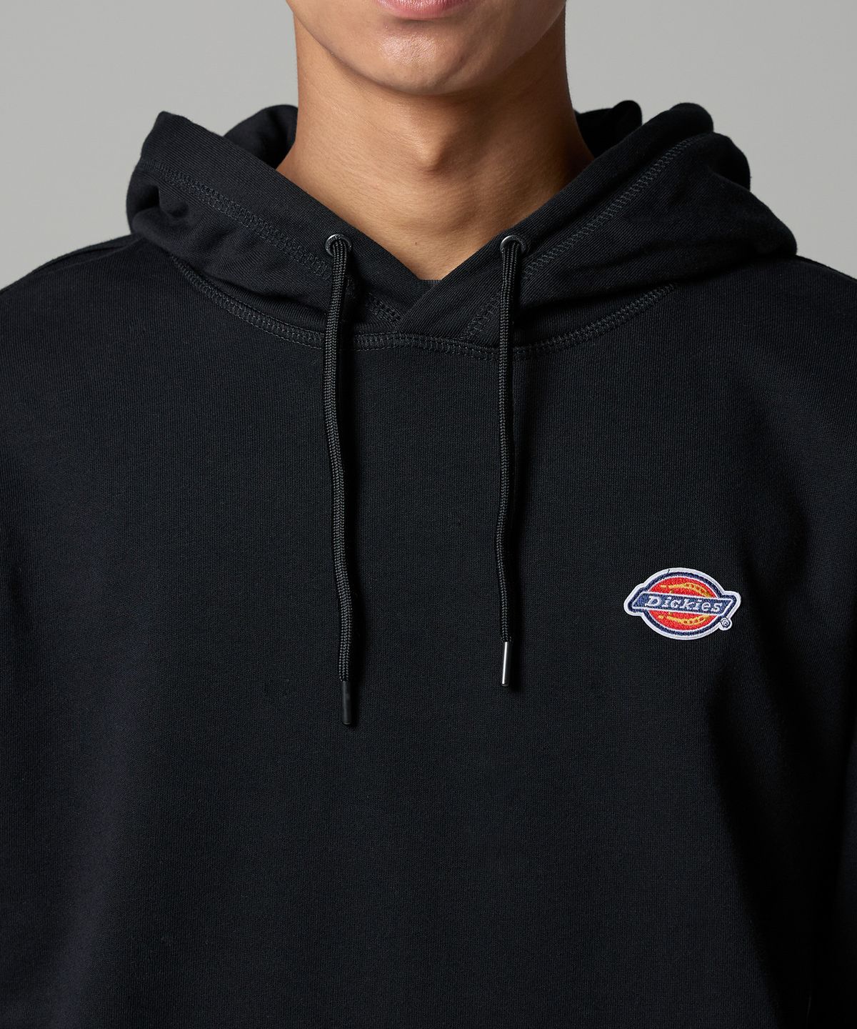 디키즈(DICKIES) 와펜 스몰 로고 후드티 Black