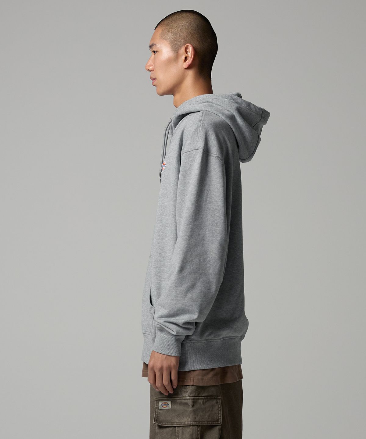 디키즈(DICKIES) 와펜 스몰 로고 후드티 Heather Grey