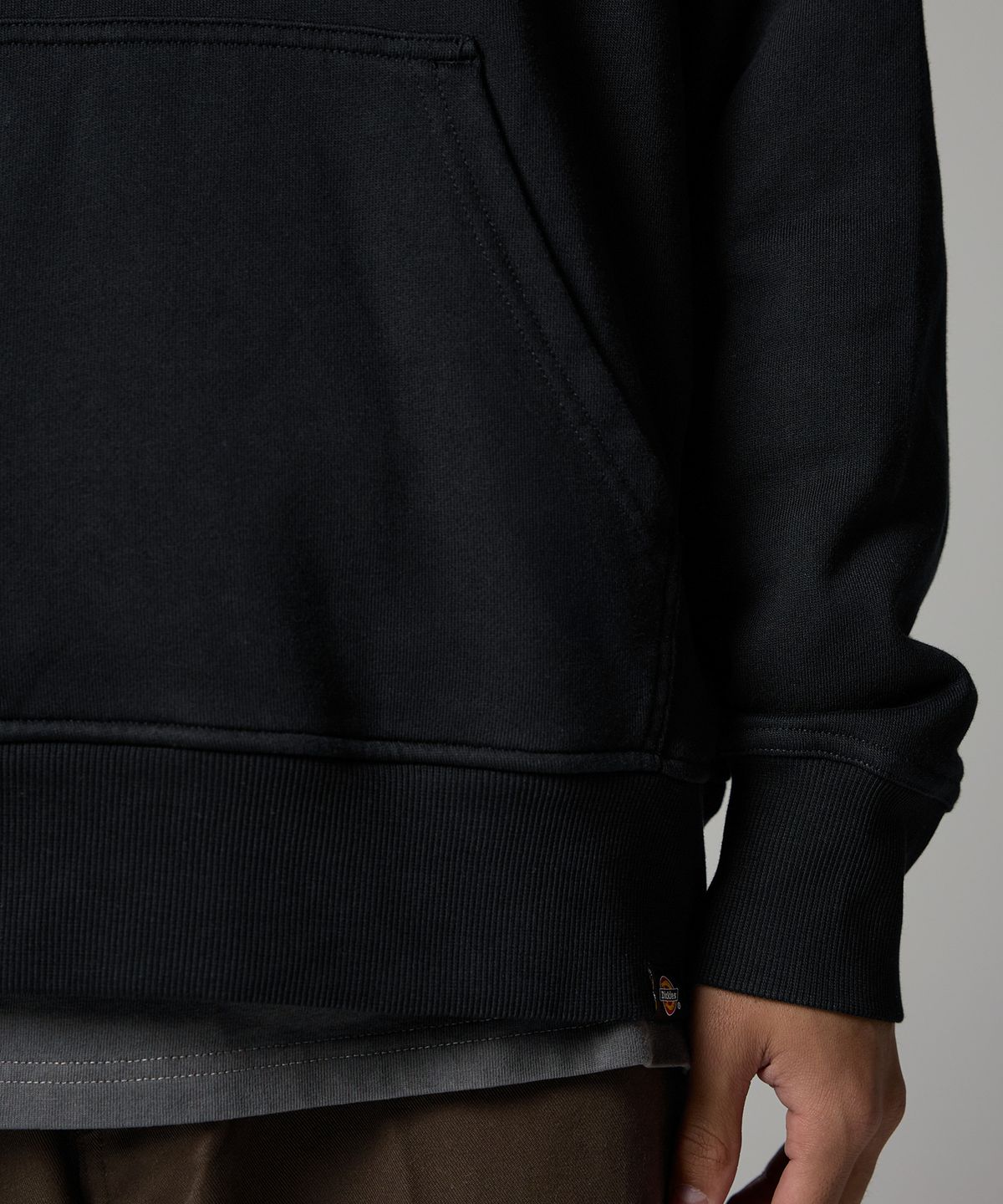 디키즈(DICKIES) 워시드 EMB 그래픽 후드티 Black