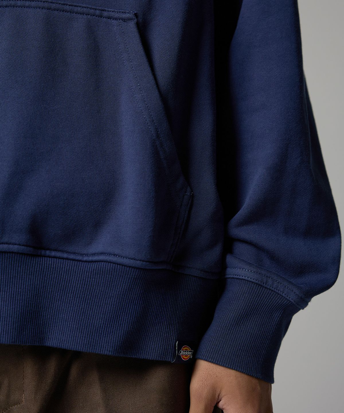 디키즈(DICKIES) 워시드 EMB 그래픽 후드티 Naval Academy