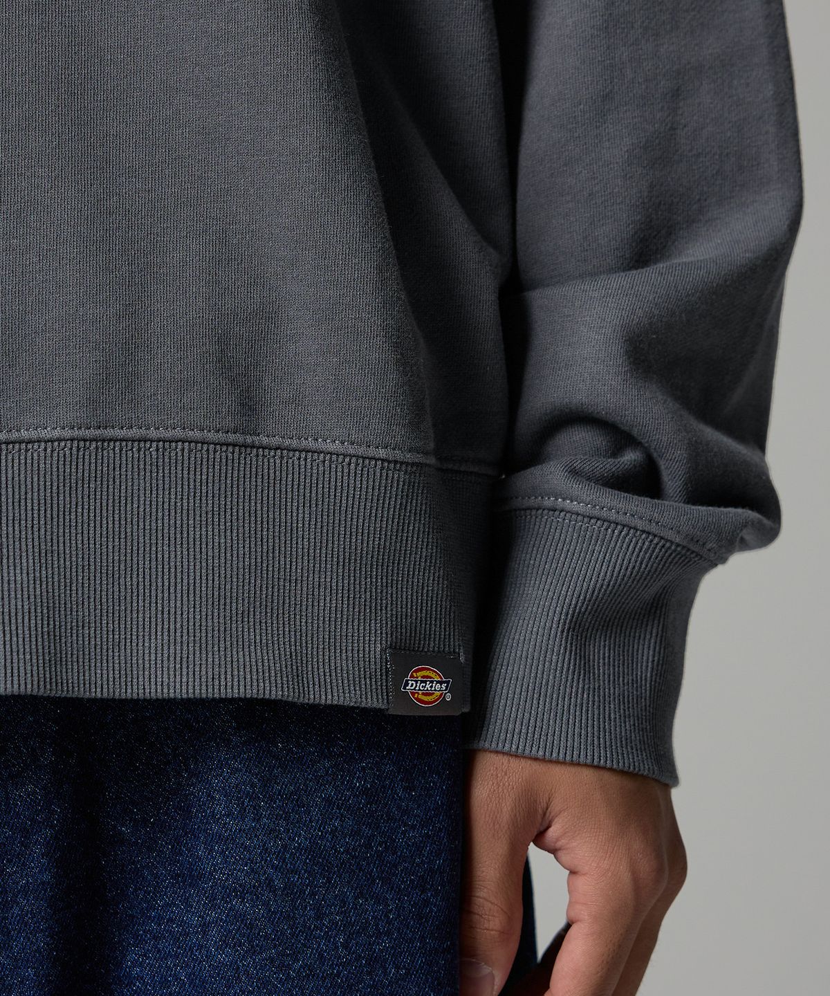 디키즈(DICKIES) 프렌치테리 EMB 로고 스웨트셔츠 Charcoal