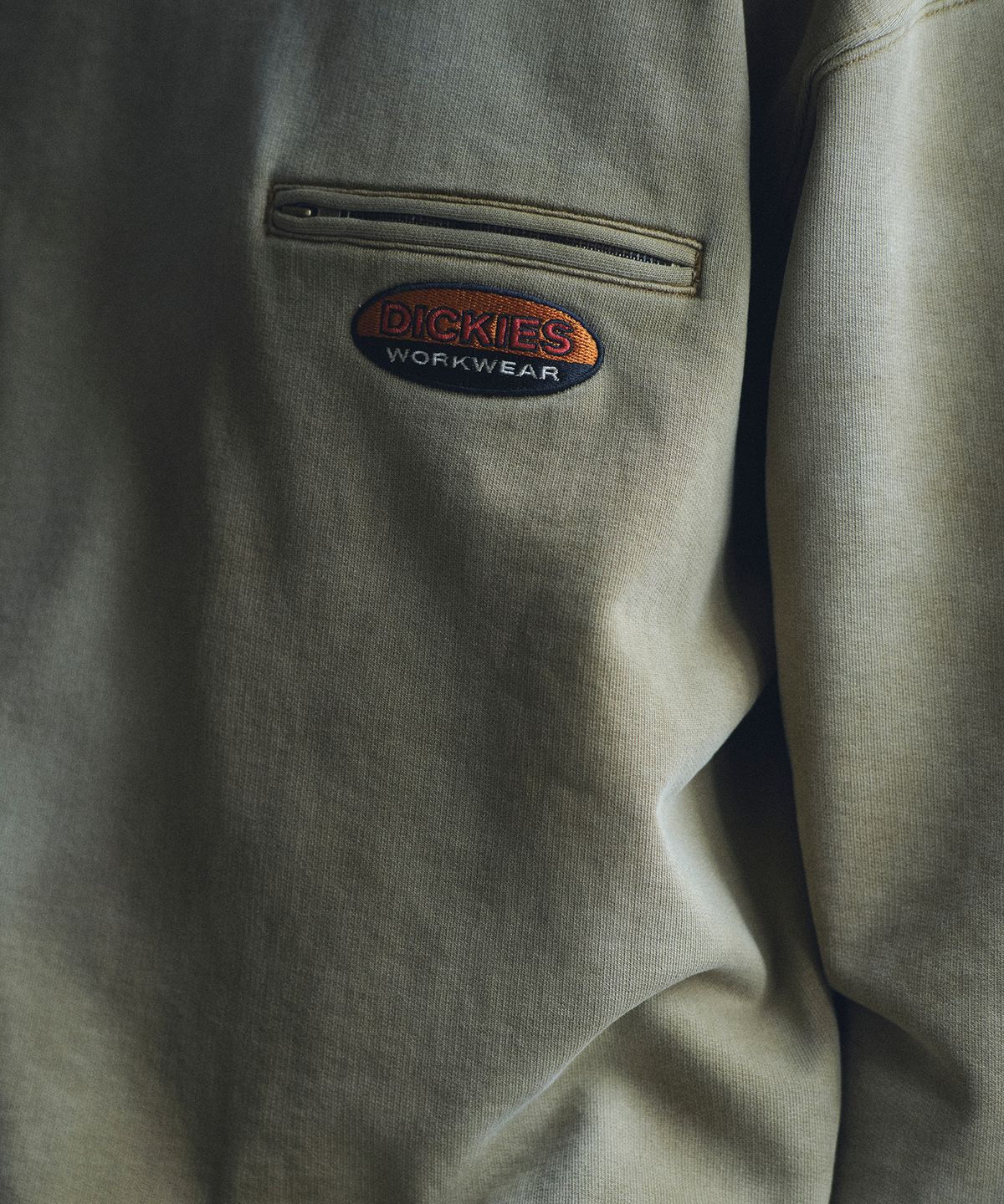 디키즈(DICKIES) [JP Capsule] 페이디드 워시드 크루넥 맨투맨 Khaki