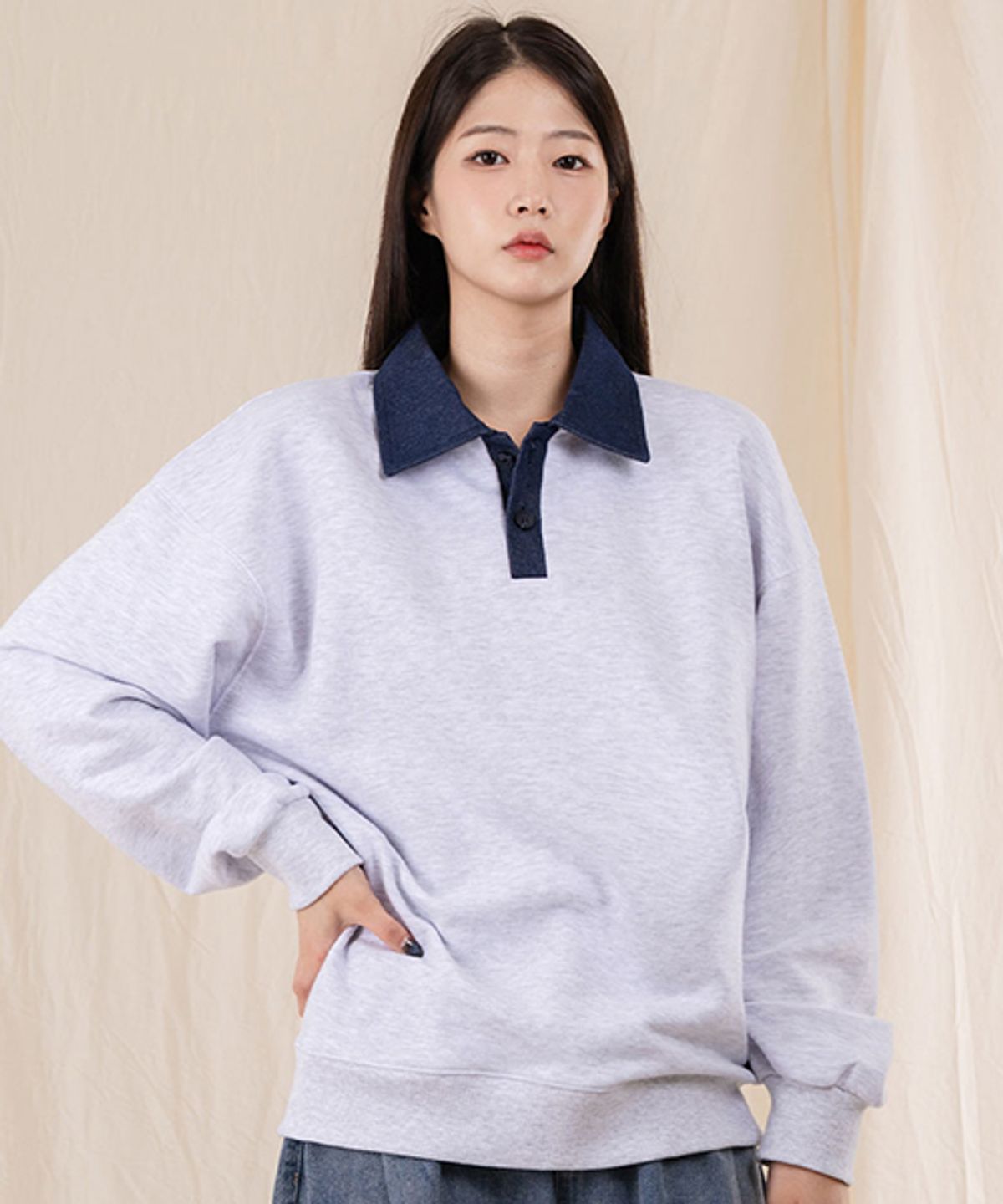 엘라모(LLAMO) 쭈리 투버튼 데님 카라 오버핏 맨투맨 [멜란지]