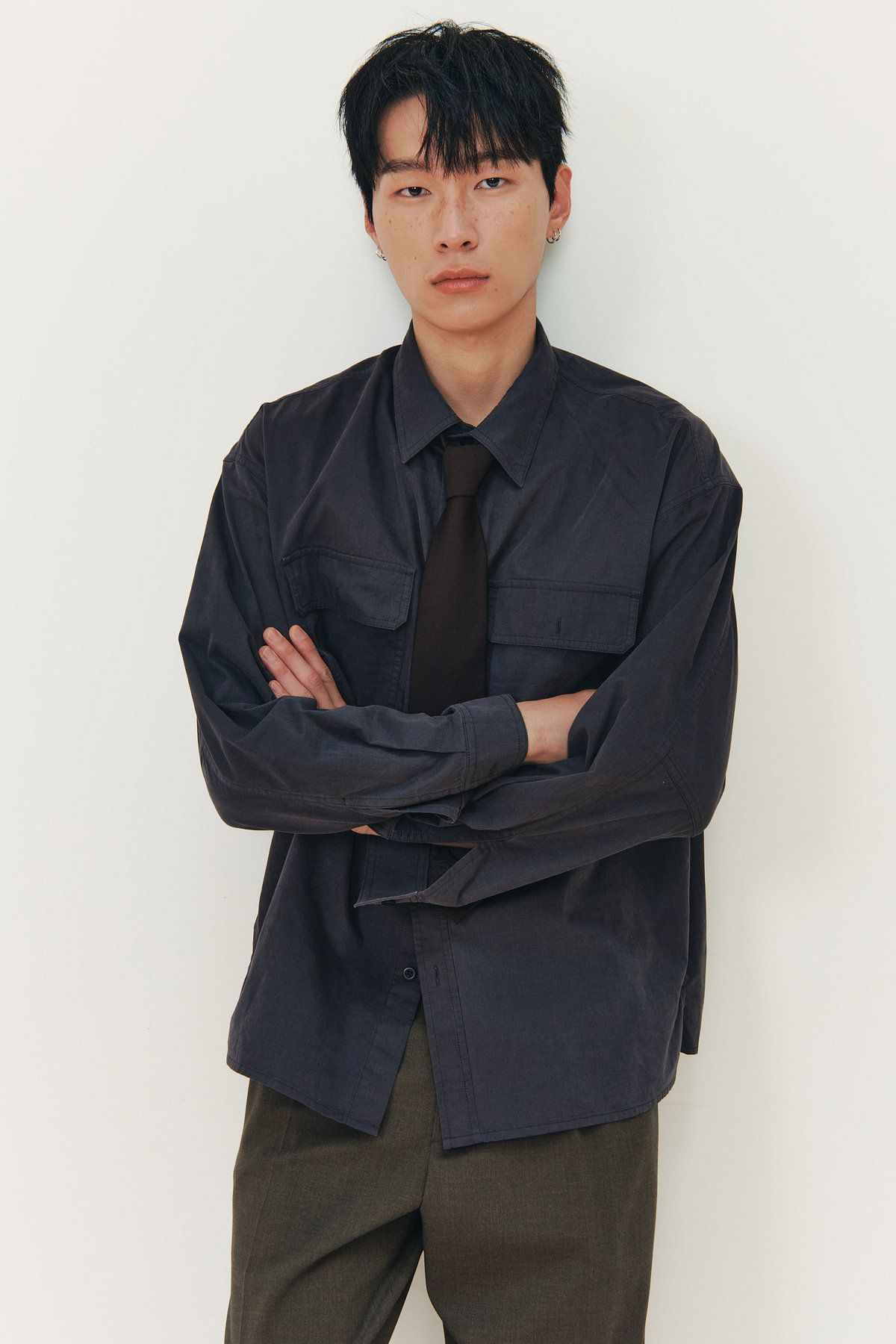 스튜디오 톰보이(STUDIO TOMBOY) [MEN] 투포켓 셔켓_챠콜 9155321201