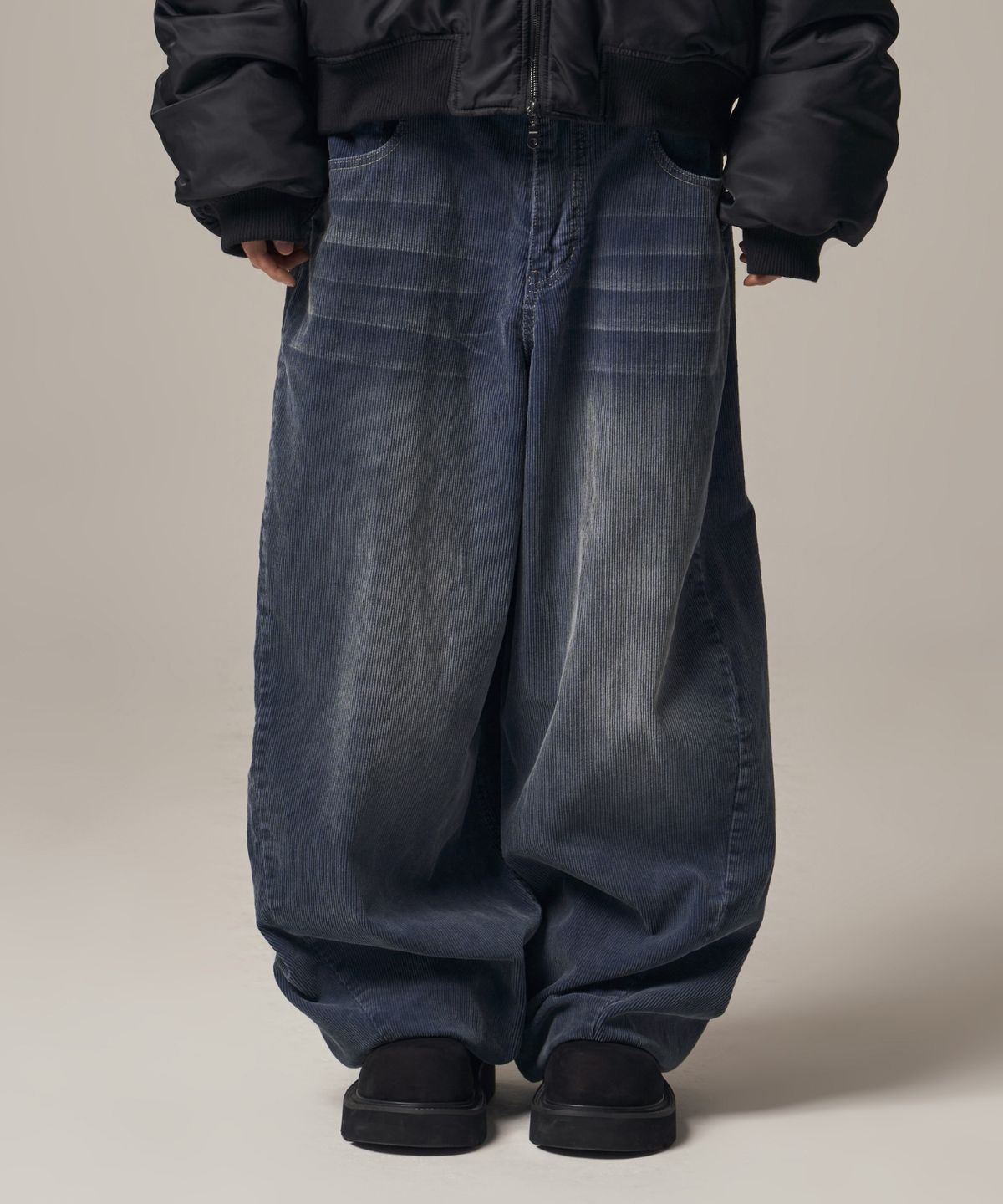 아이돈워너셀(IDWS) Viego Corduroy Balloon Pants Dark Indigo