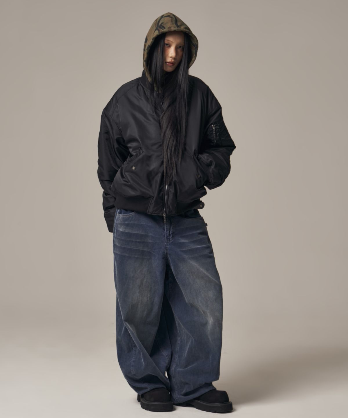 아이돈워너셀(IDWS) Viego Corduroy Balloon Pants Dark Indigo