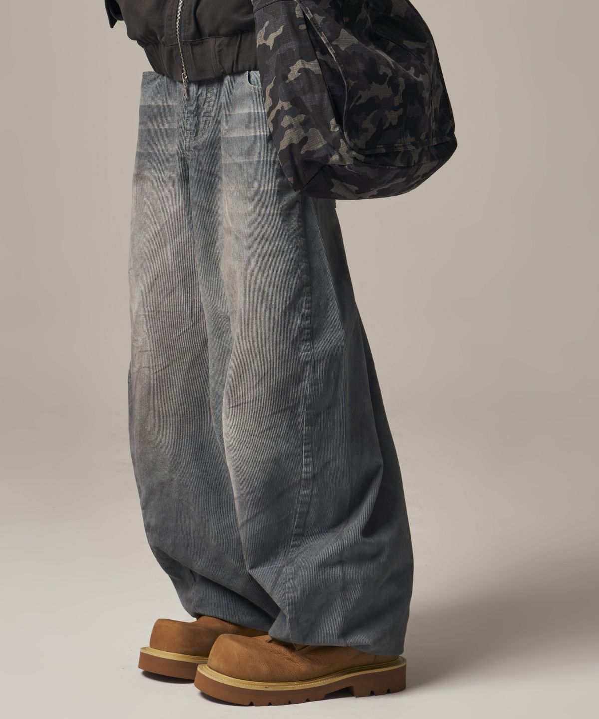 아이돈워너셀(IDWS) Viego Corduroy Balloon Pants Light Indigo