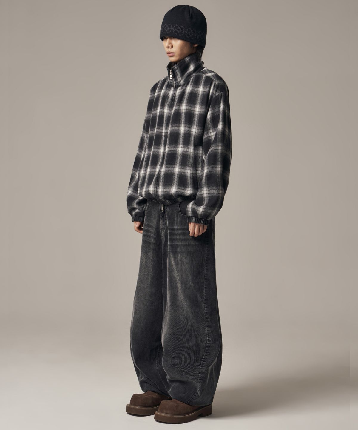 아이돈워너셀(IDWS) Viego Corduroy Balloon Pants Black